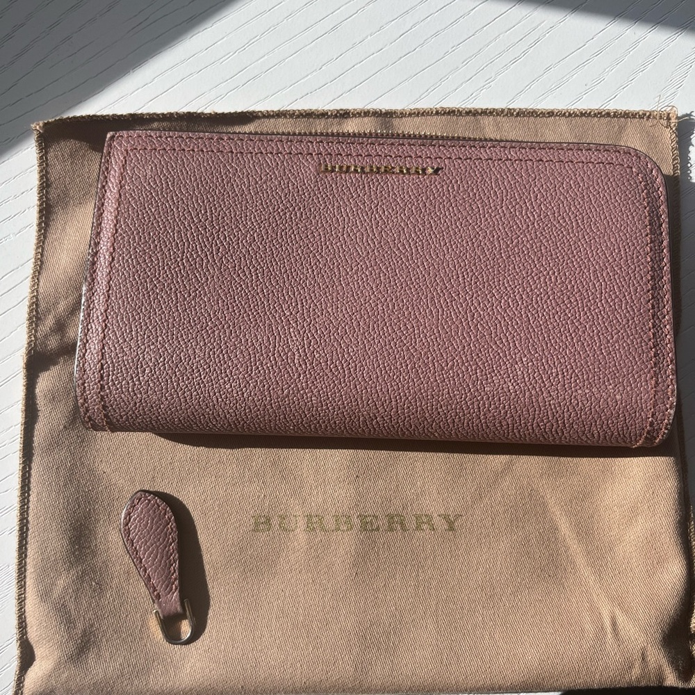 Burberry Rose Mauve Pebbled Leather Zip Wallet
